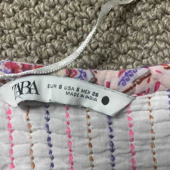 ZARA Womens Jacket‎ Size Small Cream Pink Printed Quilted Vest Sleeveless V-Neck - Picture 9 of 10